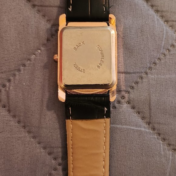 Watch - Picture 3 of 3